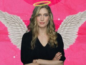 נועה מנור במופע סטנדאפ