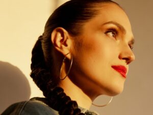 מארינה מקסימיליאן- מופע להקה